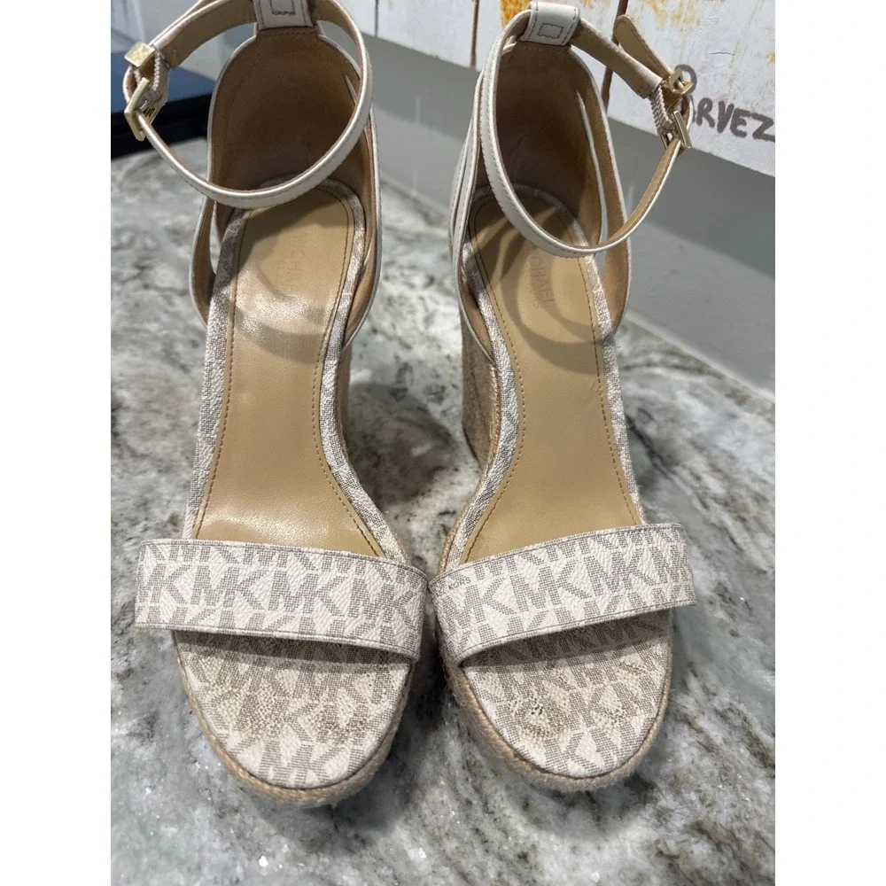 MICHAEL Michael Kors Kimberly Logo and Leather Wedge‎ Espradille Sandals size 7